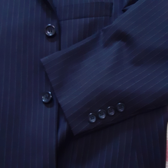 LINEAGE,2 PIECE, Super 120's Merino Wool, Chalk Striped Suit - Picture 11 of 16